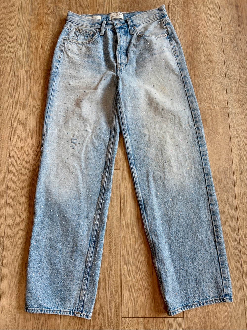 Universal Thread Mid Rise 90s Baggy Rhinestone Jeans Size 4 Light Wash Y2K